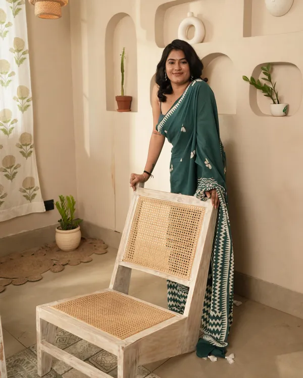 Emerald_Green_Cotton_Emerald_H_Block_Printed_Mul_Saree_With_Tassels_For_Women